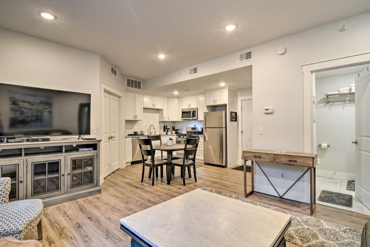 Modern Traverse City Condo About 1 Mi To Bay! Экстерьер фото