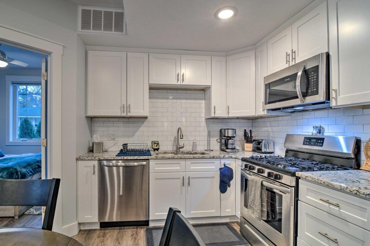 Modern Traverse City Condo About 1 Mi To Bay! Экстерьер фото