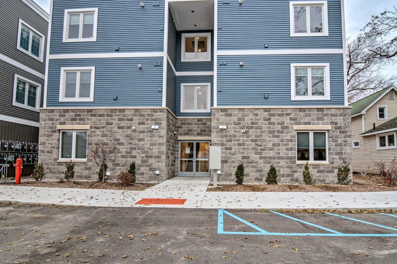 Modern Traverse City Condo About 1 Mi To Bay! Экстерьер фото